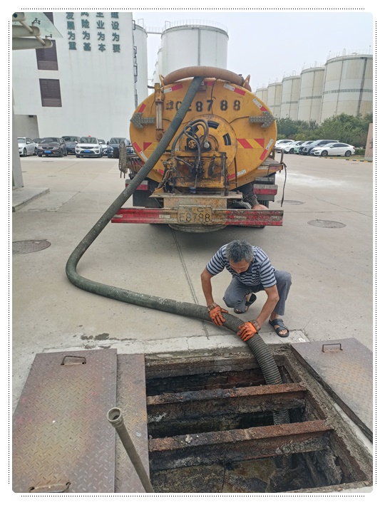 大田镇隔油池清掏