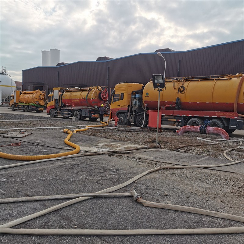 大田镇污水池清理